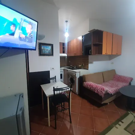 Lovely Appartament 1-3 Apartment