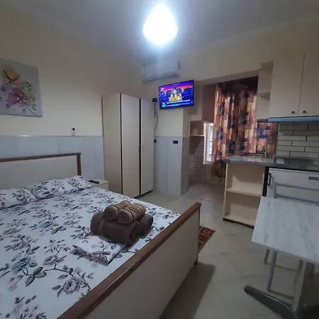 Lovely Appartament 1-3 Apartment *