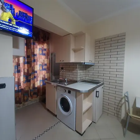 Lovely Appartament 1-3 * Tirana